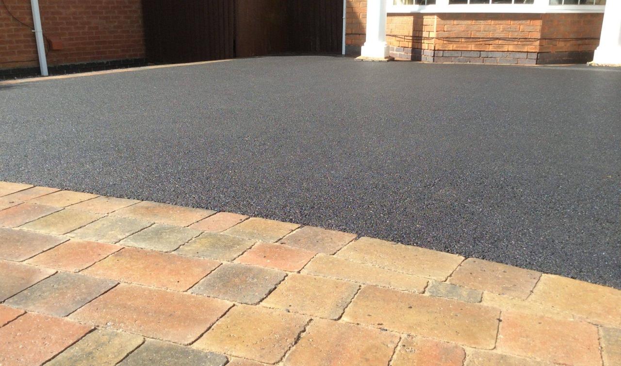 Asphalt manmadediy driveway